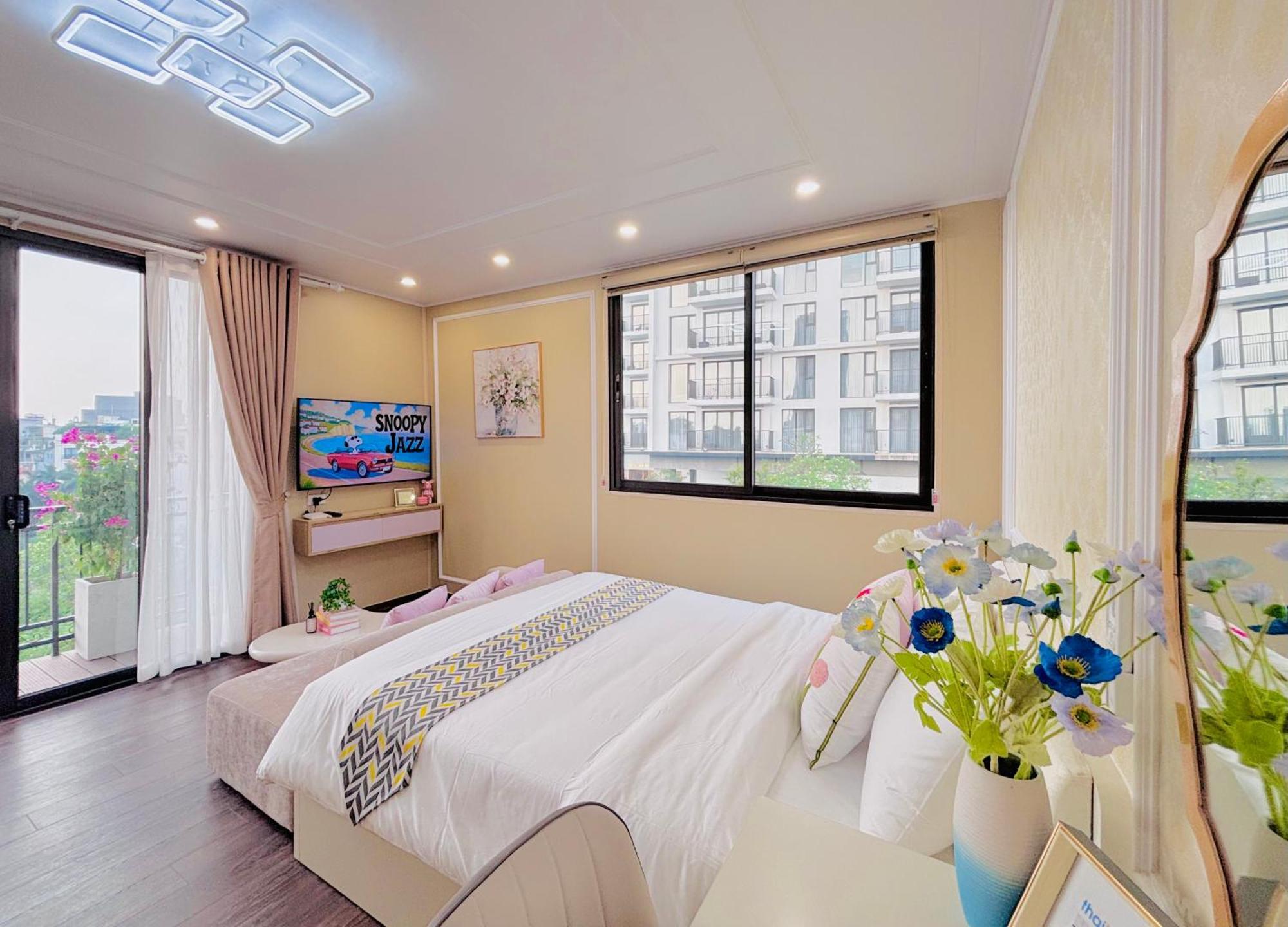 T98 Westlake Quang An - Tay Ho Center Garden View Studio!