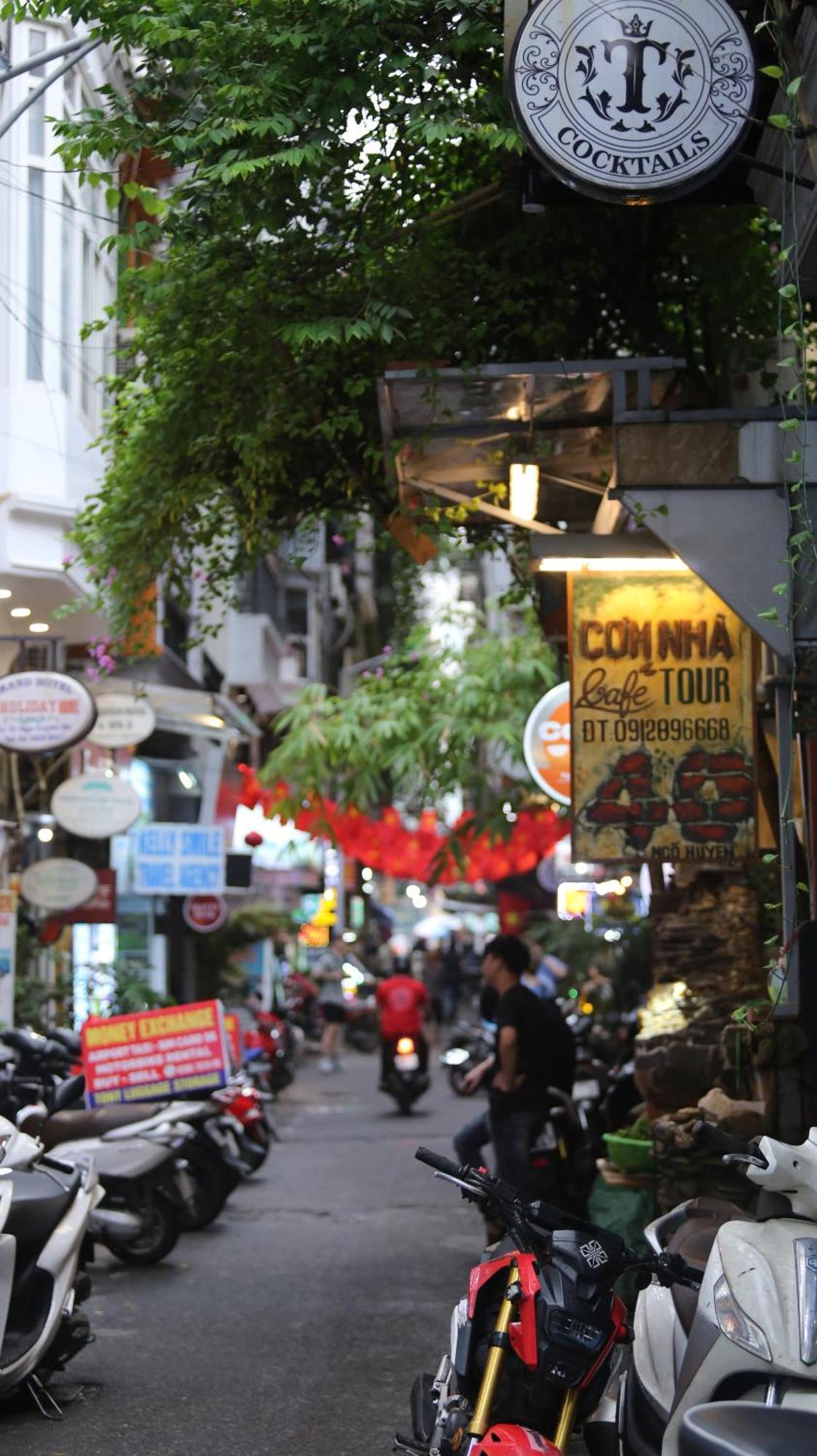 Vietnam Travelers 2 With Cozy Private Balcony Apartment