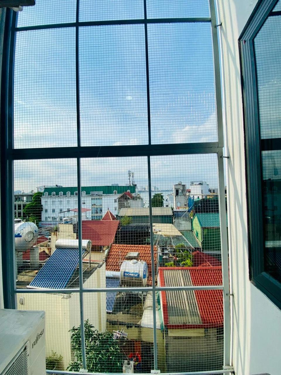 Lilo's West Thuy Khue *
