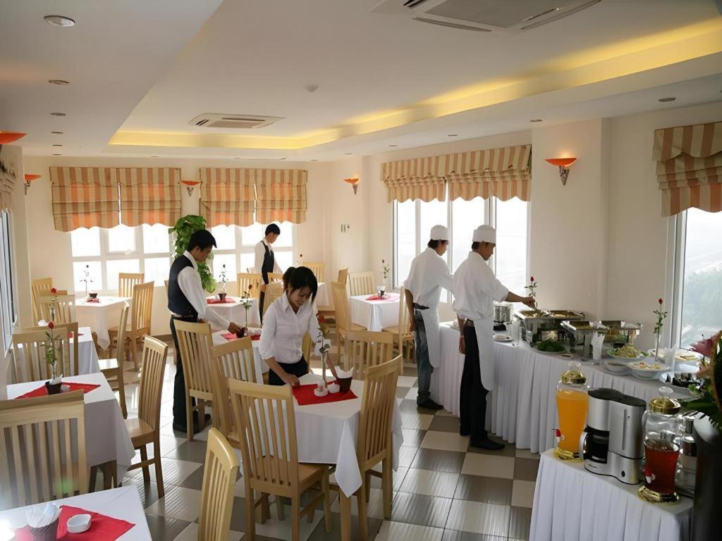 Khách sạn New Moon Hà Nội