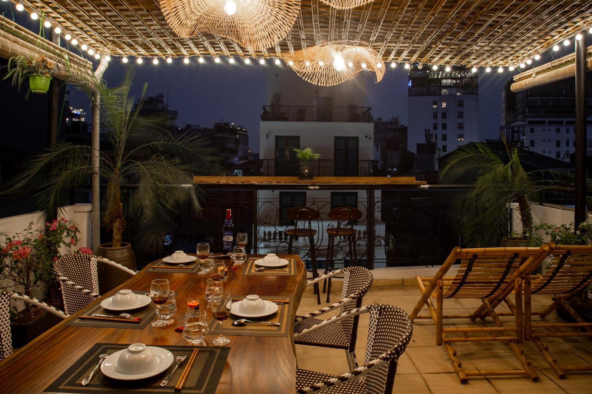 *super Location*2 Beds*old Quarter * Hanoi