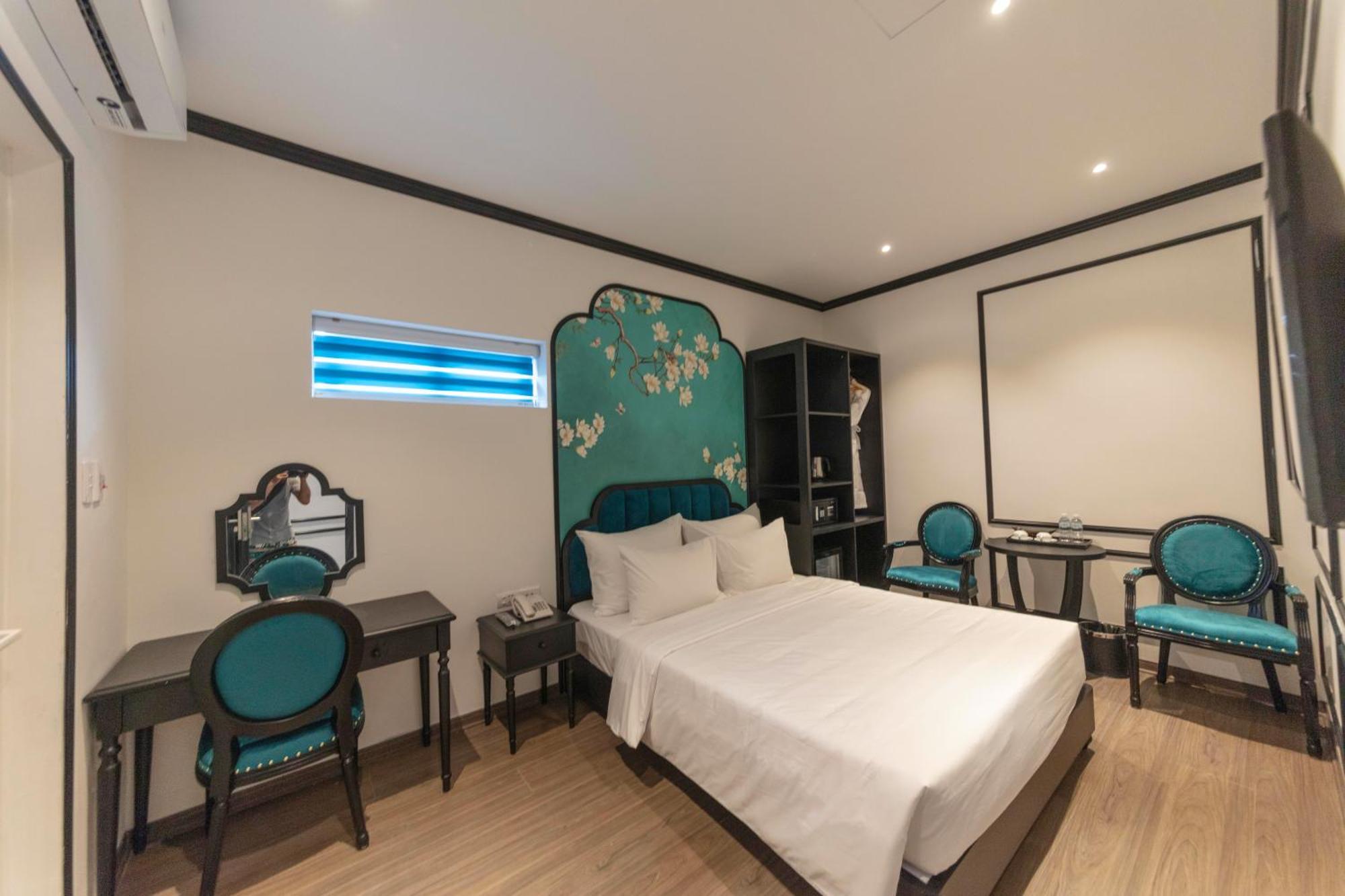 Azen Lakeside & Travel 4*