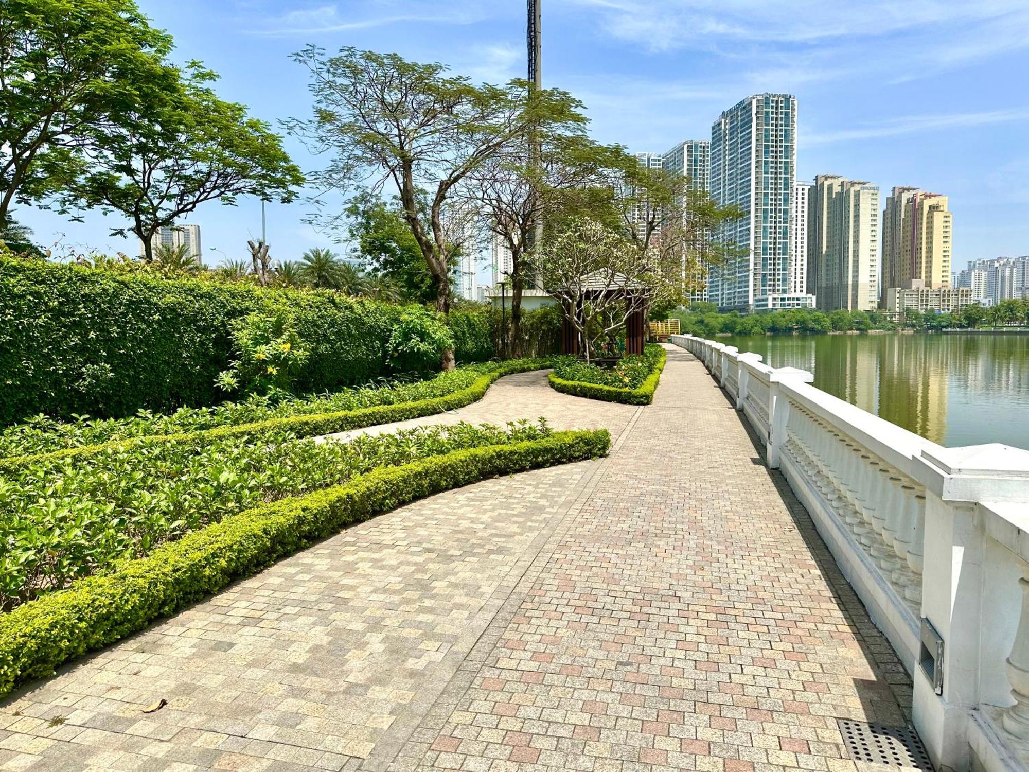 View In Vinhomes Bay, 25' To Airport Apartment Hanoi