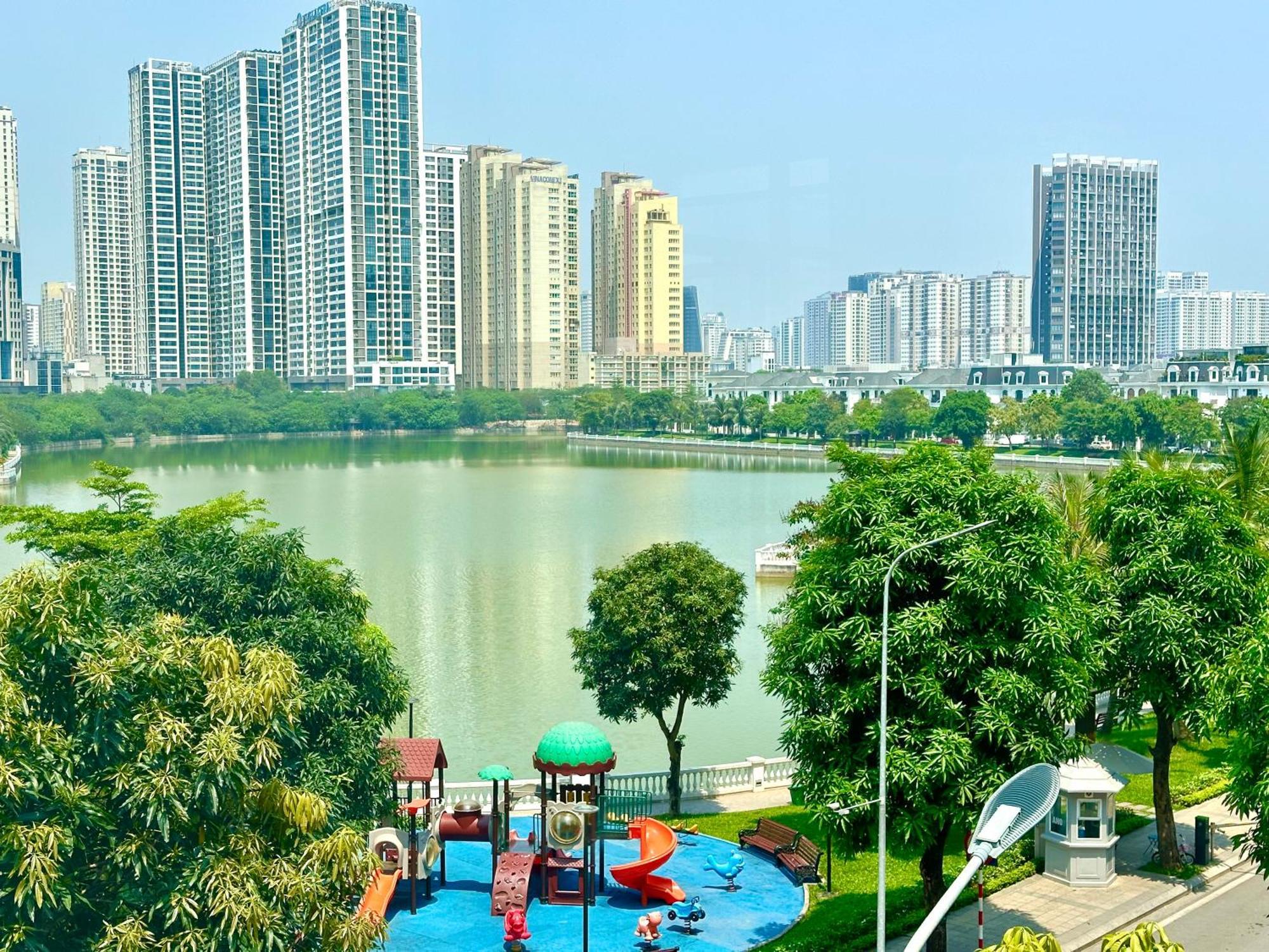 View In Vinhomes Bay, 25' To Airport Hanoi