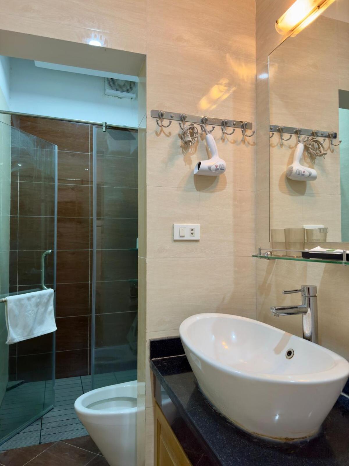Wanderlust Comfort & Free Netflix In Hoan Kiem