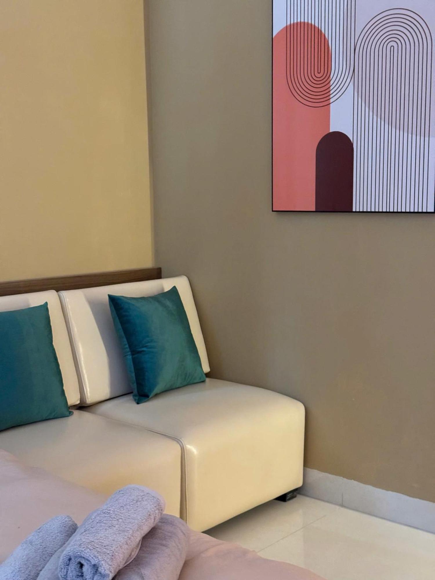 Love hotel 601 Dinh Thon