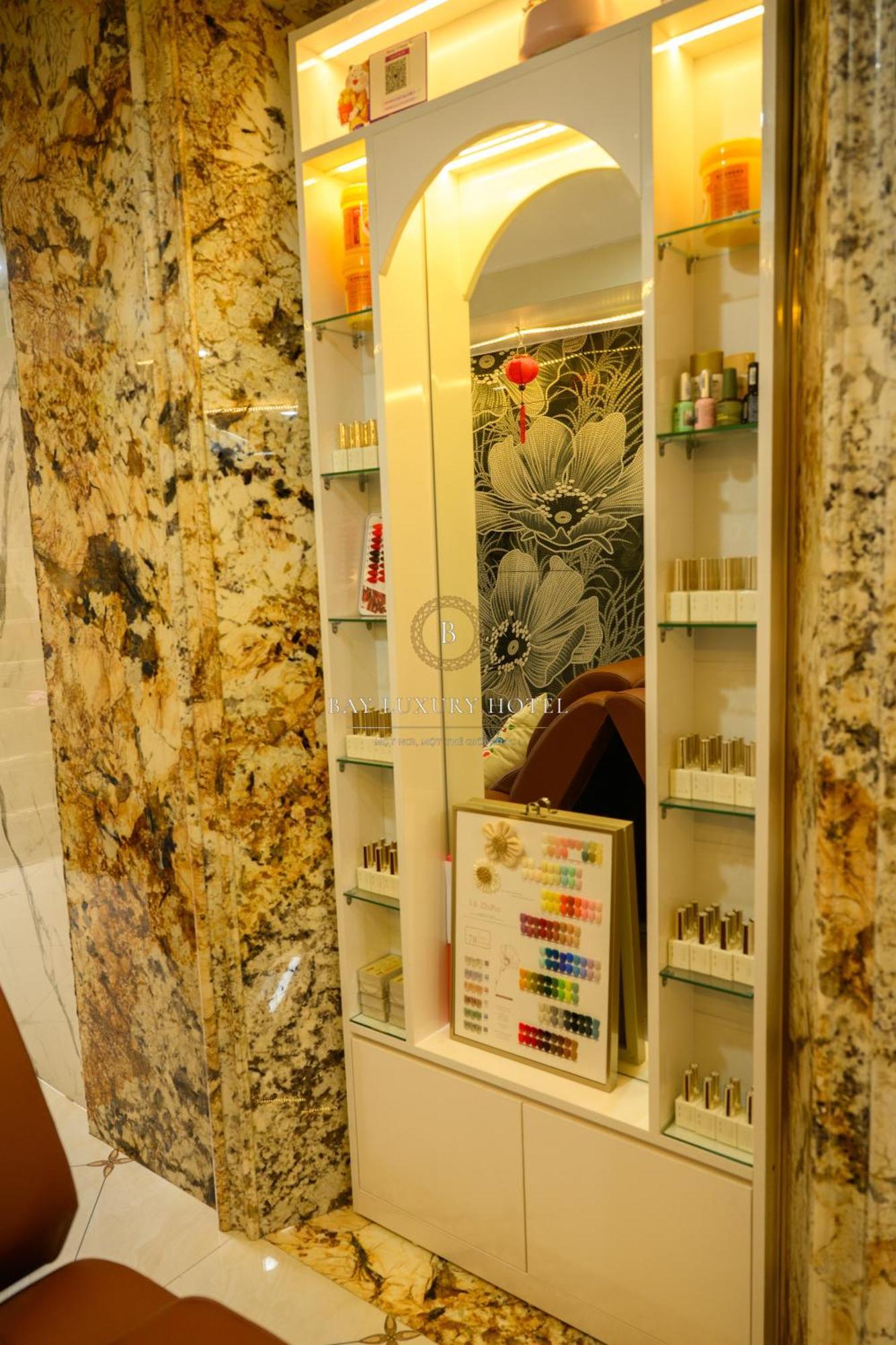Hotel Bay Luxury & - No 1 Ngo Huyen