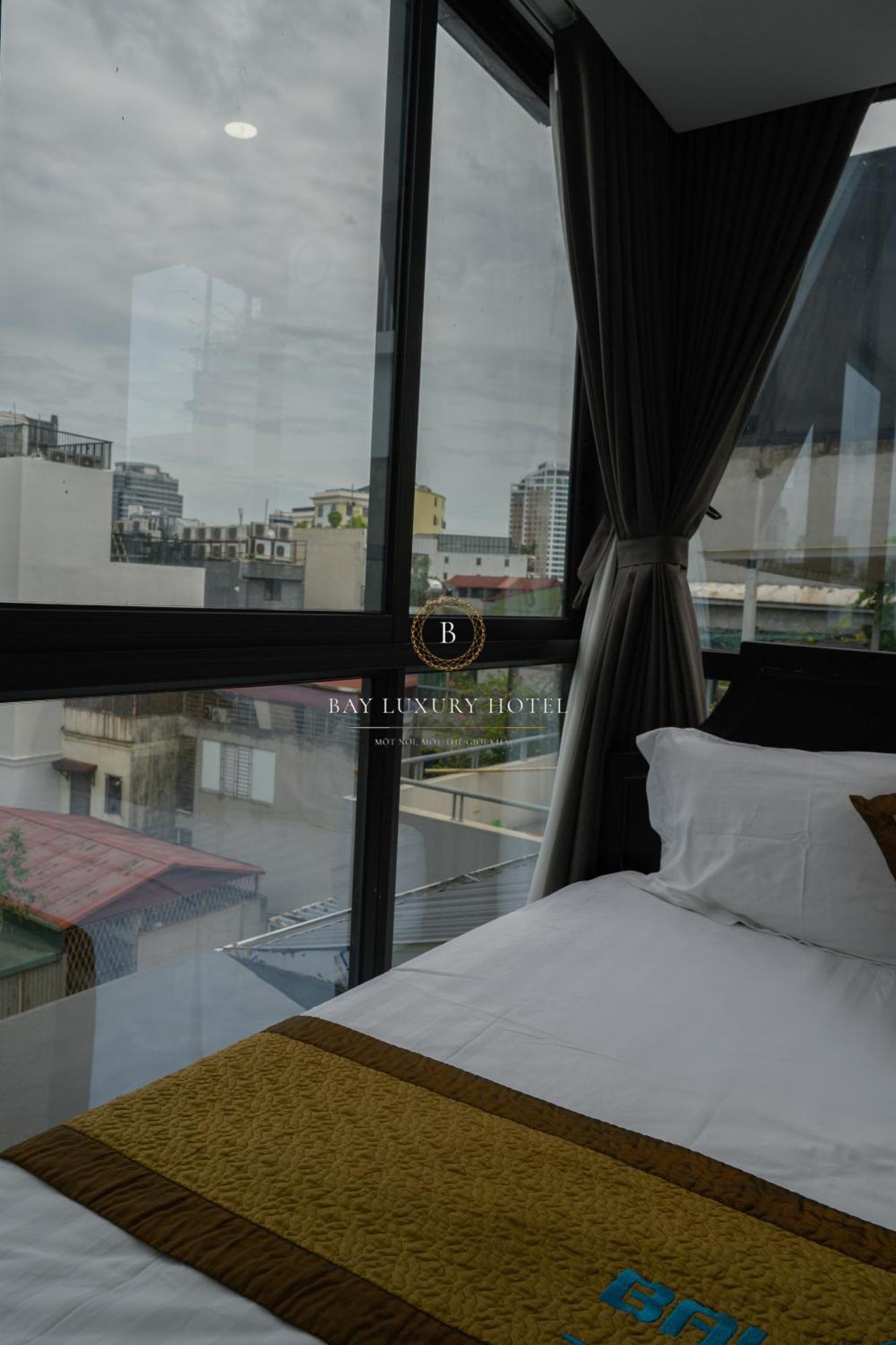 Bay Luxury & - No 1 Ngo Huyen 2*
