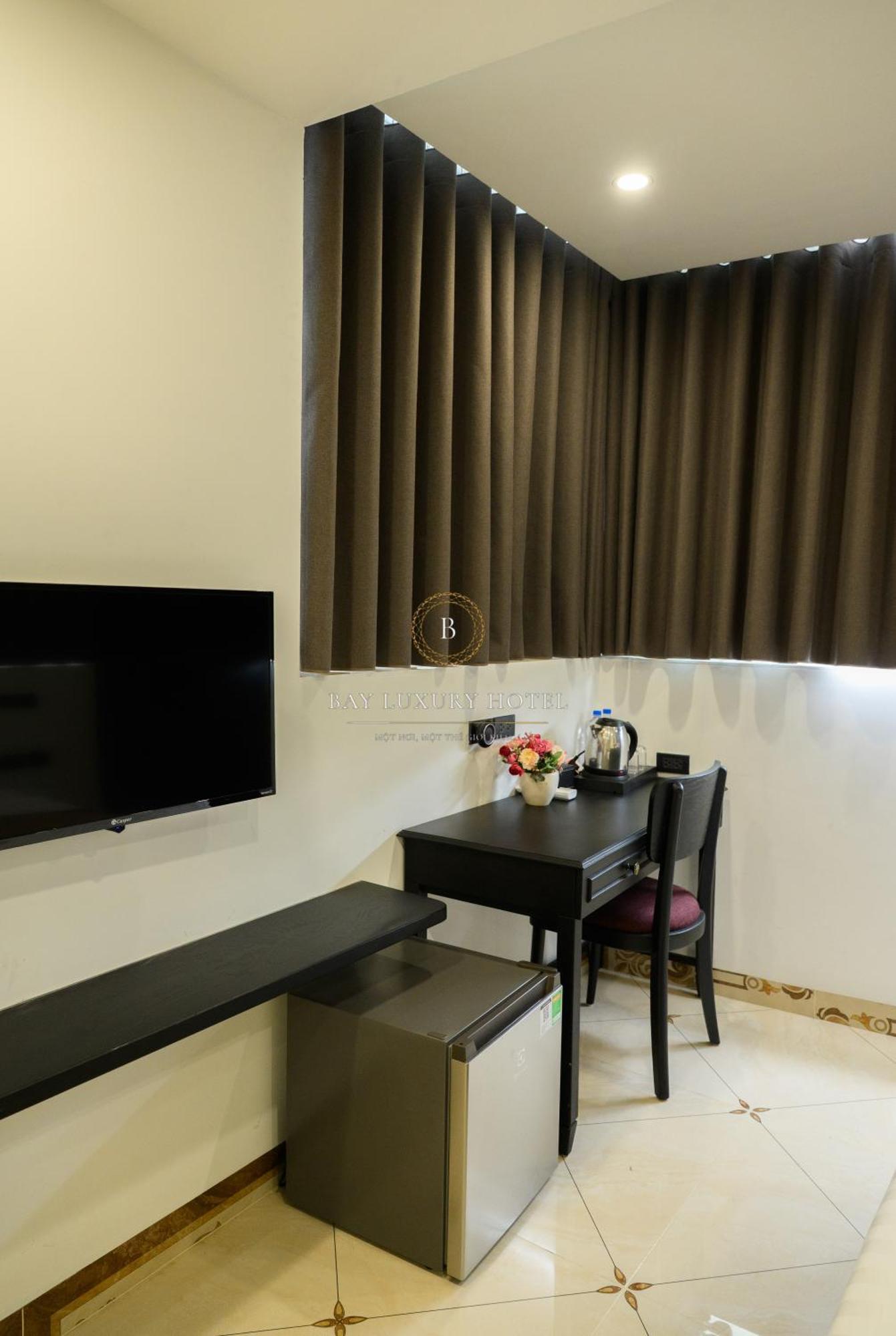 Bay Luxury & - No 1 Ngo Huyen 2*