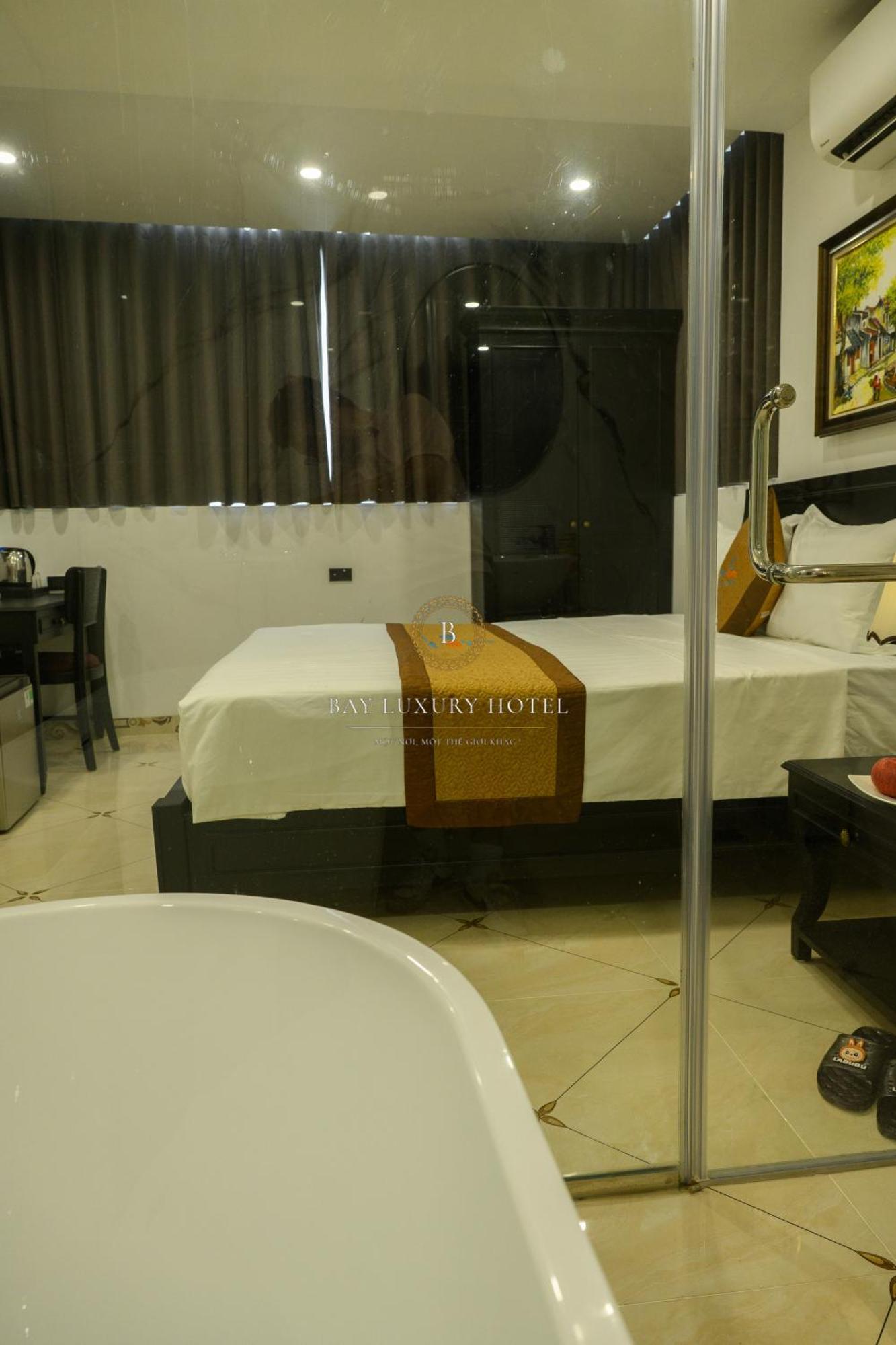 Hotel Bay Luxury & - No 1 Ngo Huyen 2*