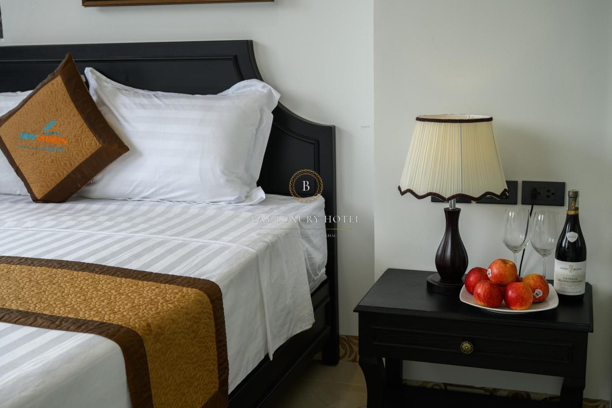 Hotel Bay Luxury & - No 1 Ngo Huyen