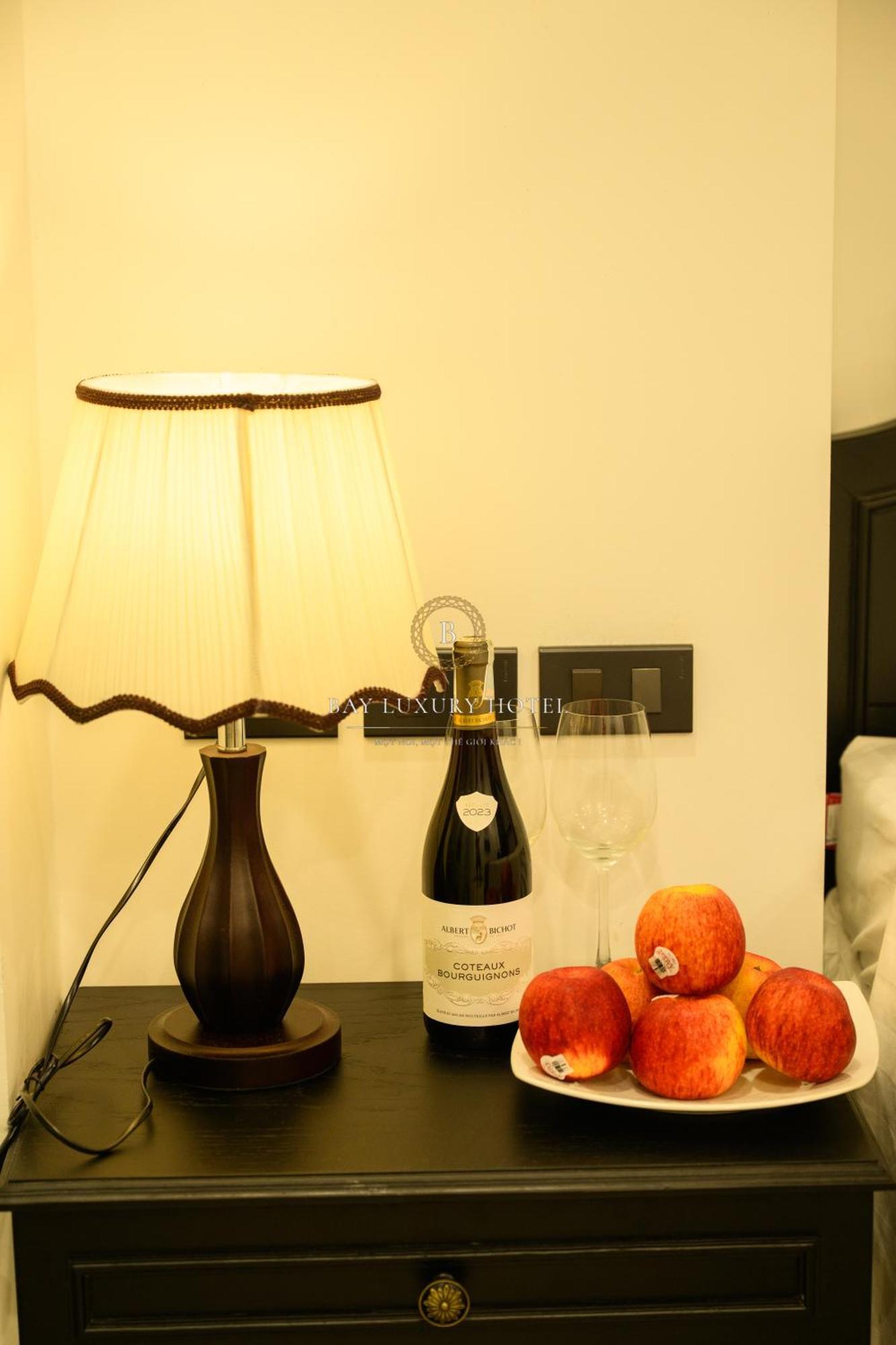 Hotel Bay Luxury & - No 1 Ngo Huyen