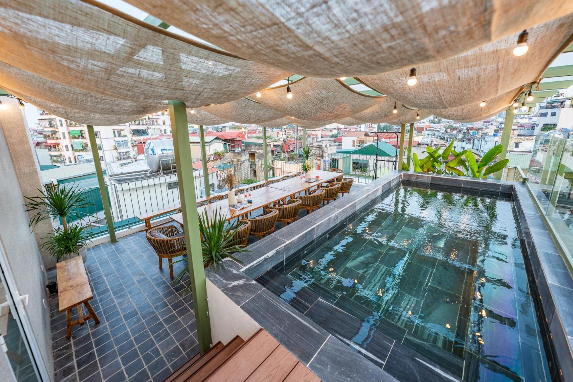 Deluxe In Centre Hanoi-100m2 Rooftop For Group *