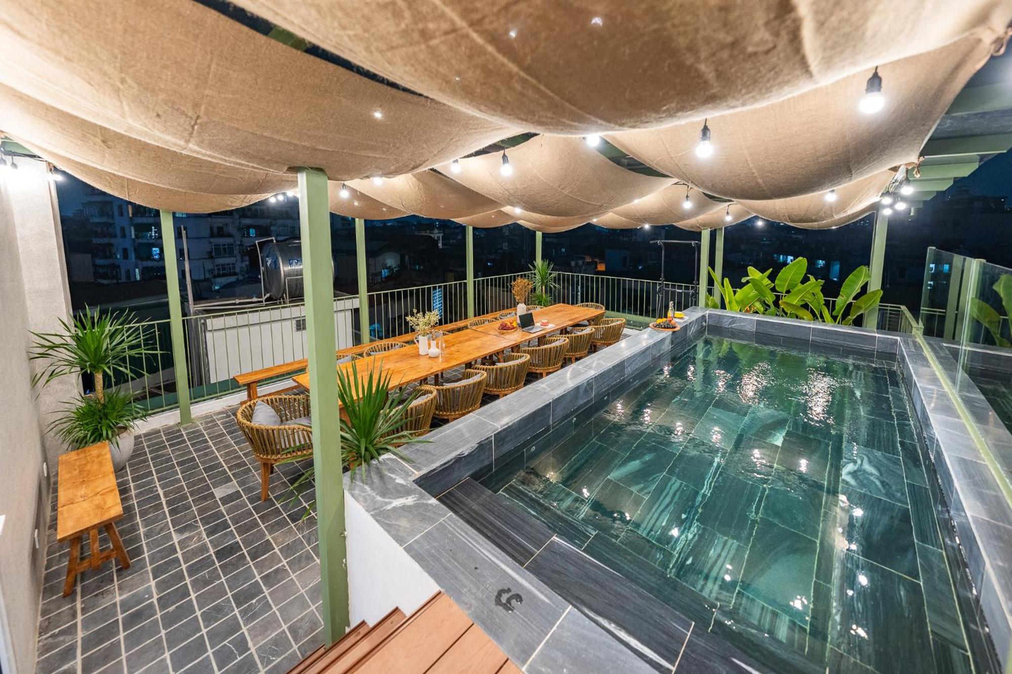 Deluxe In Centre Hanoi-100m2 Rooftop For Group *