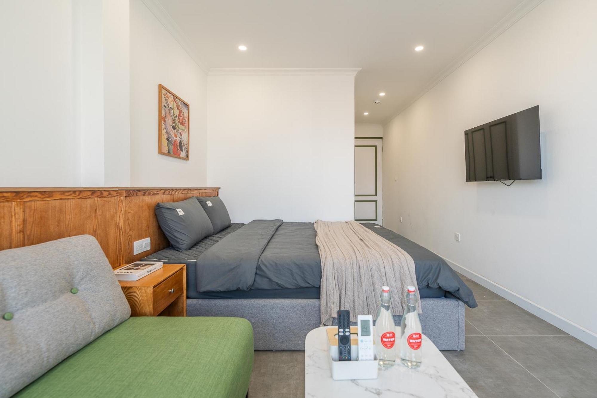Manor Garden Residences In Center-spacious Balcony-free Laundry Included