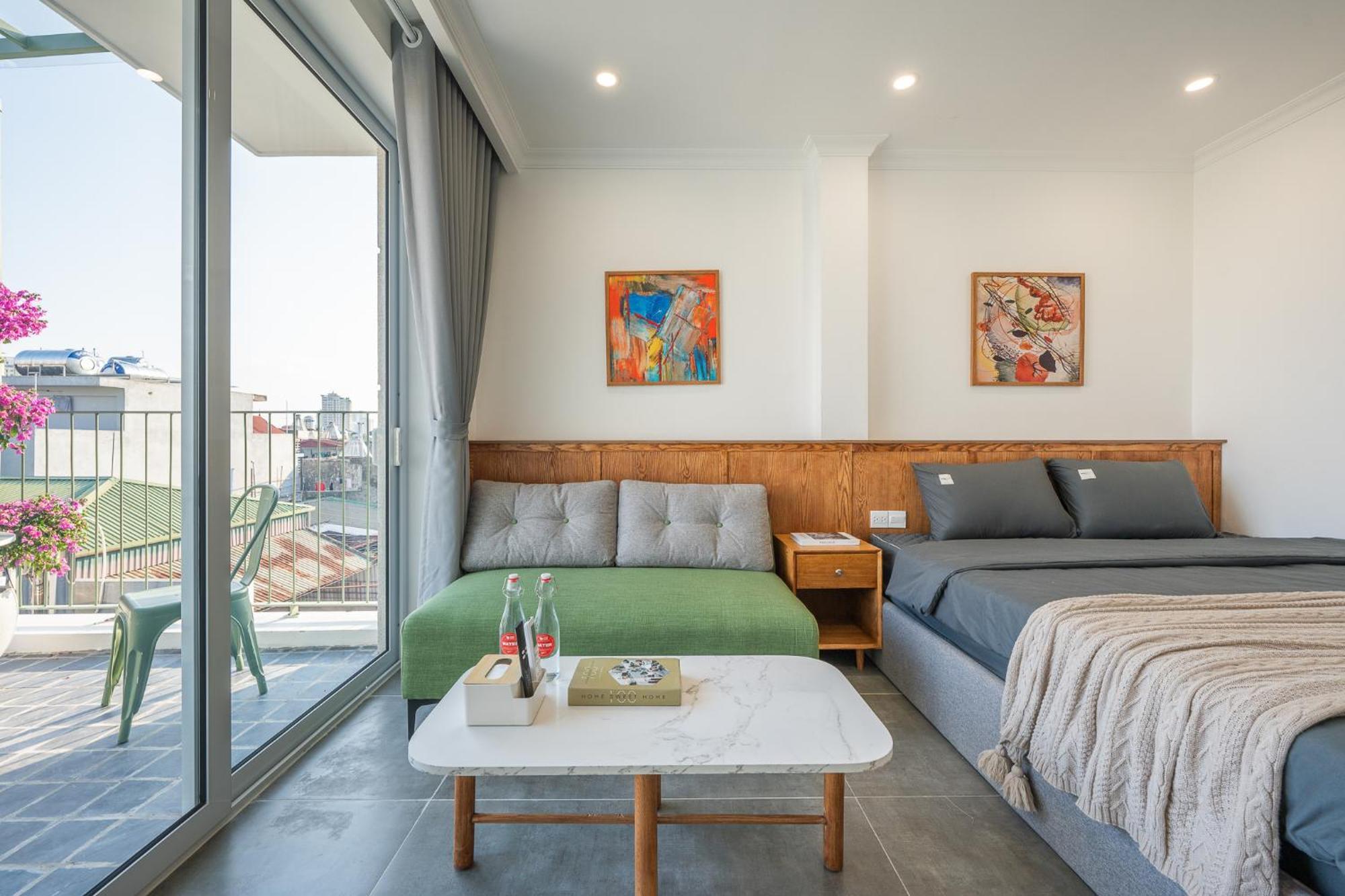 Manor Garden Residences In Center-spacious Balcony-free Laundry Included Apartment