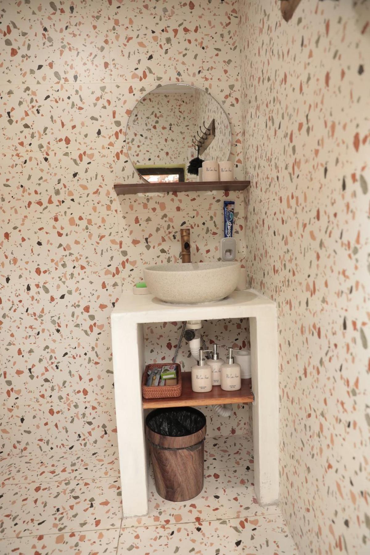 Old Quarter Center - 3 Beds- Netflix - Big Balcony Apartment