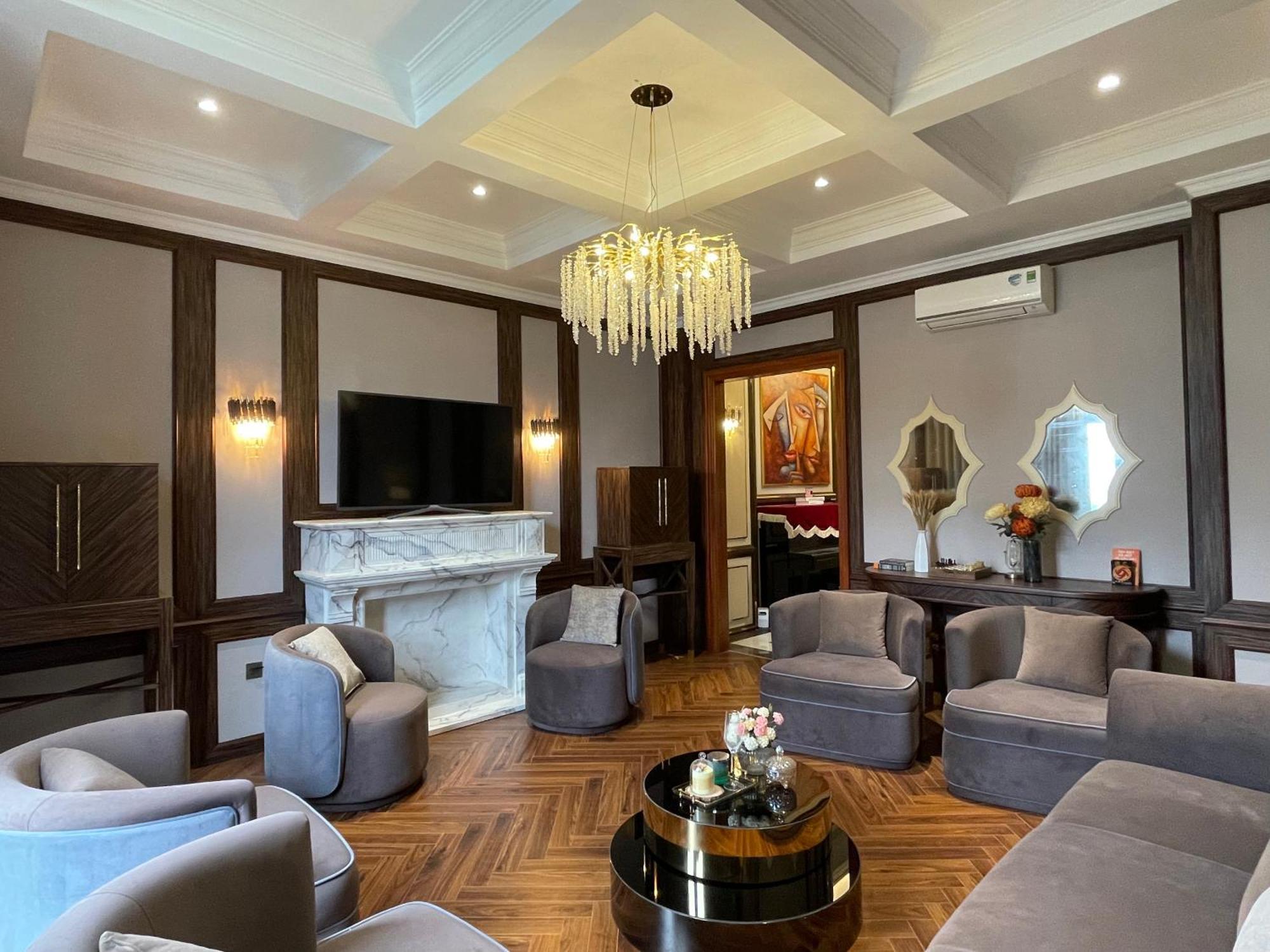 Aa Luxury Housing