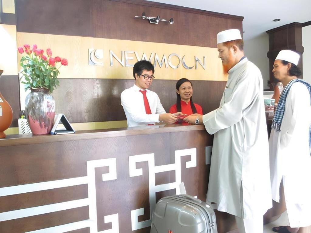 New Moon Khách sạn