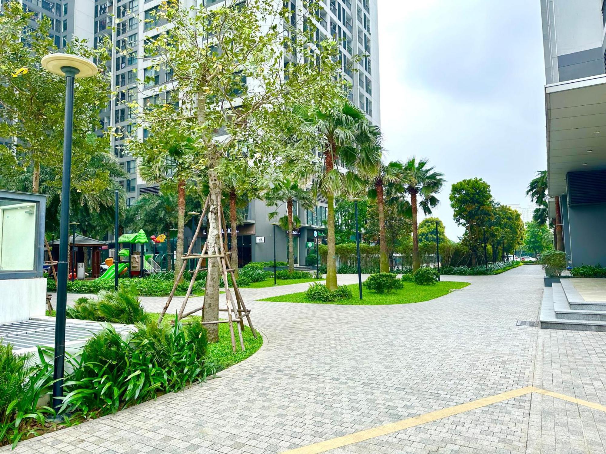 High Quality With Swimming Pool, Gym, Private Walking In Centre Apartment Hanoi