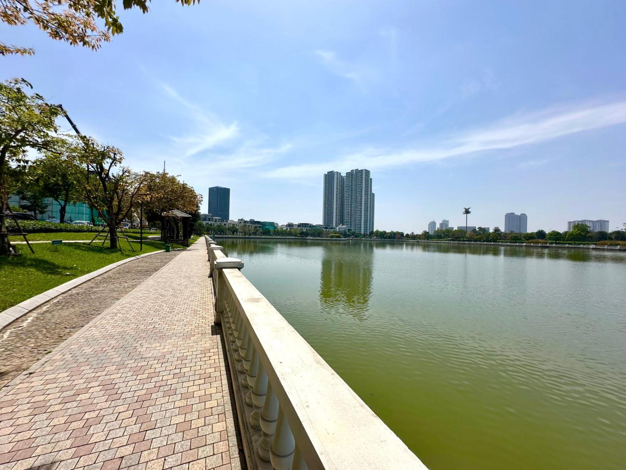 High Quality With Swimming Pool, Gym, Private Walking In Centre Hanoi