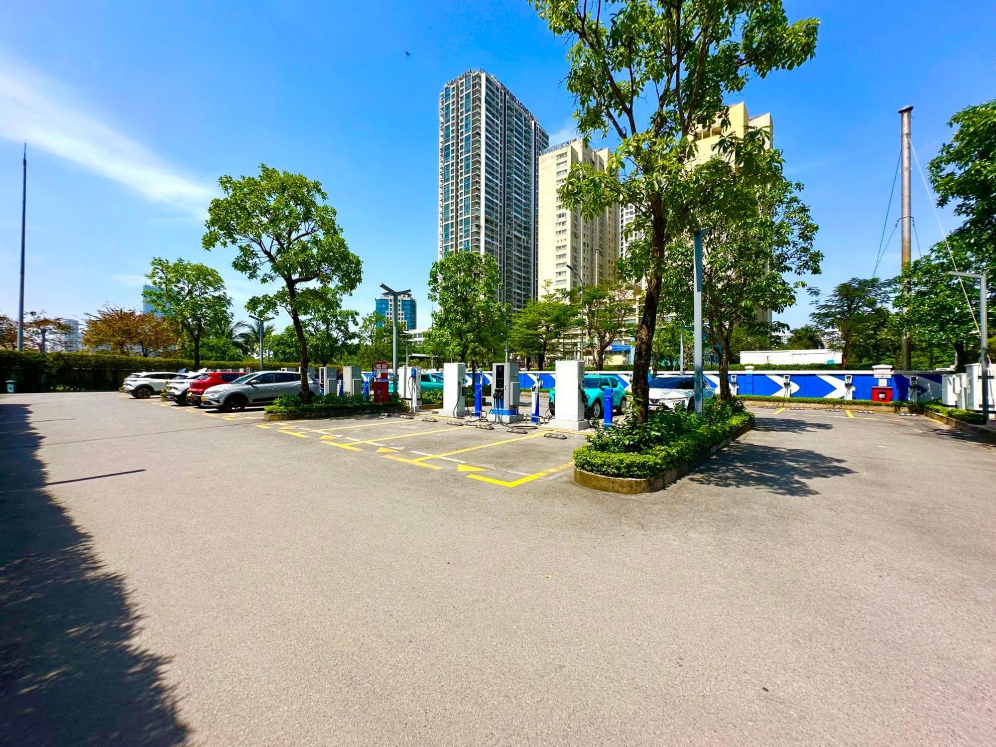 High Quality With Swimming Pool, Gym, Private Walking In Centre