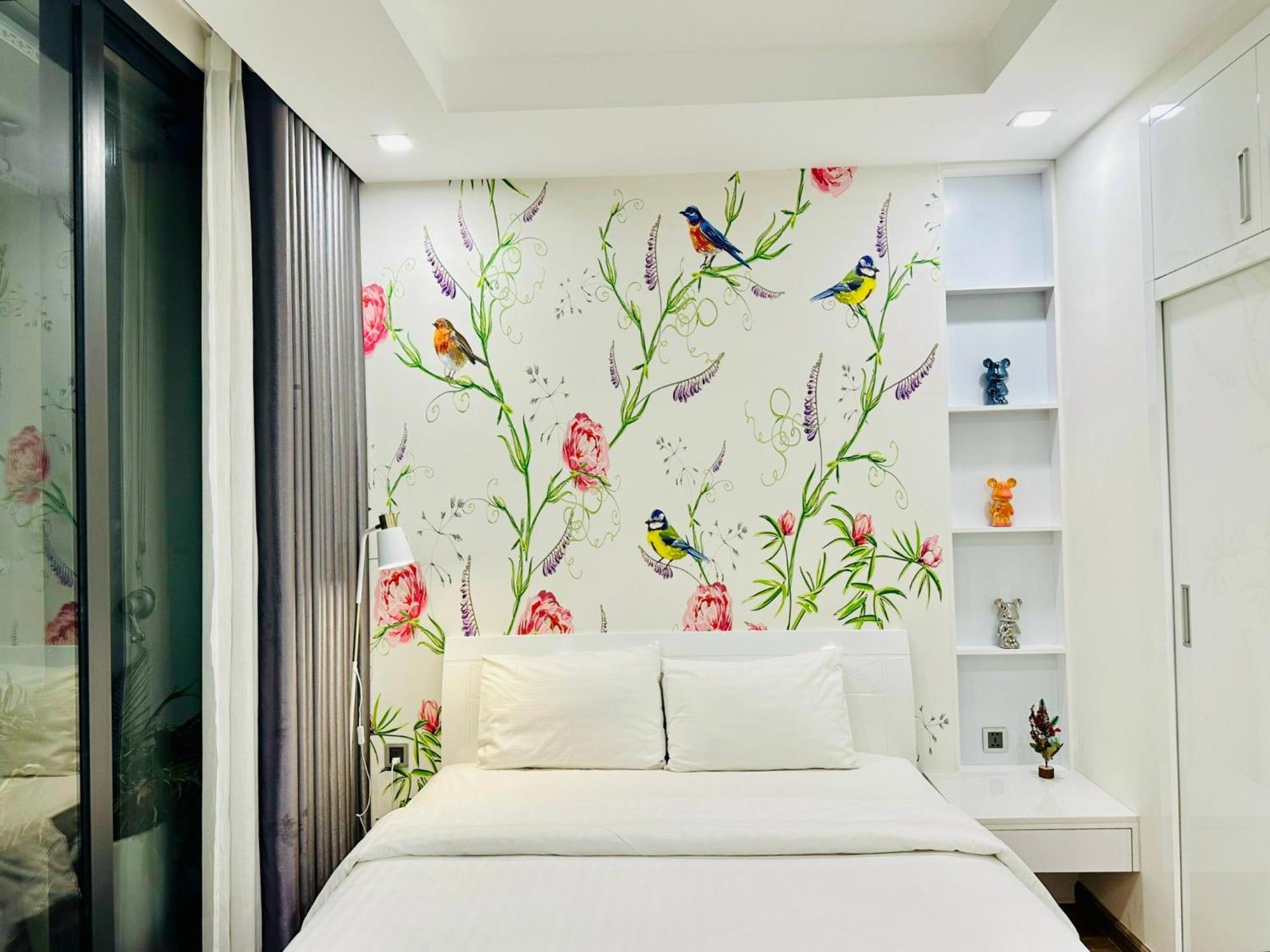 High Quality With Swimming Pool, Gym, Private Walking In Centre * Hanoi
