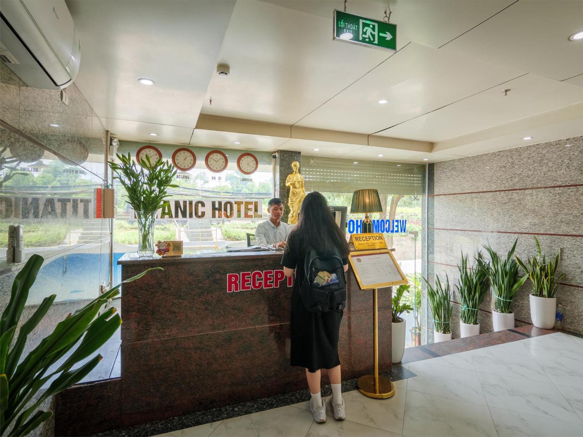 Titanic Hotel 2*