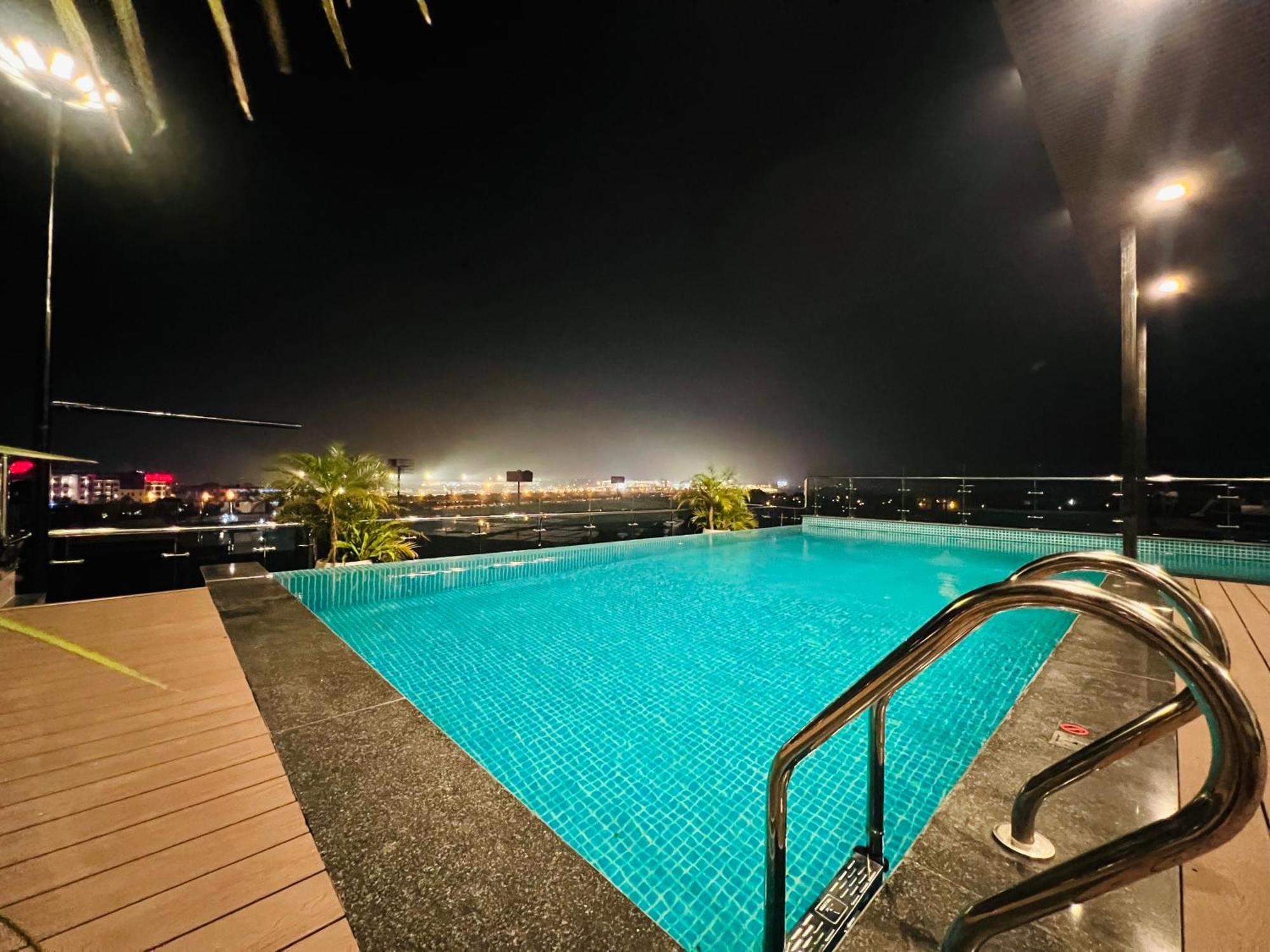 Blue Sky Noi Bai And Pool Hotel Hanoi