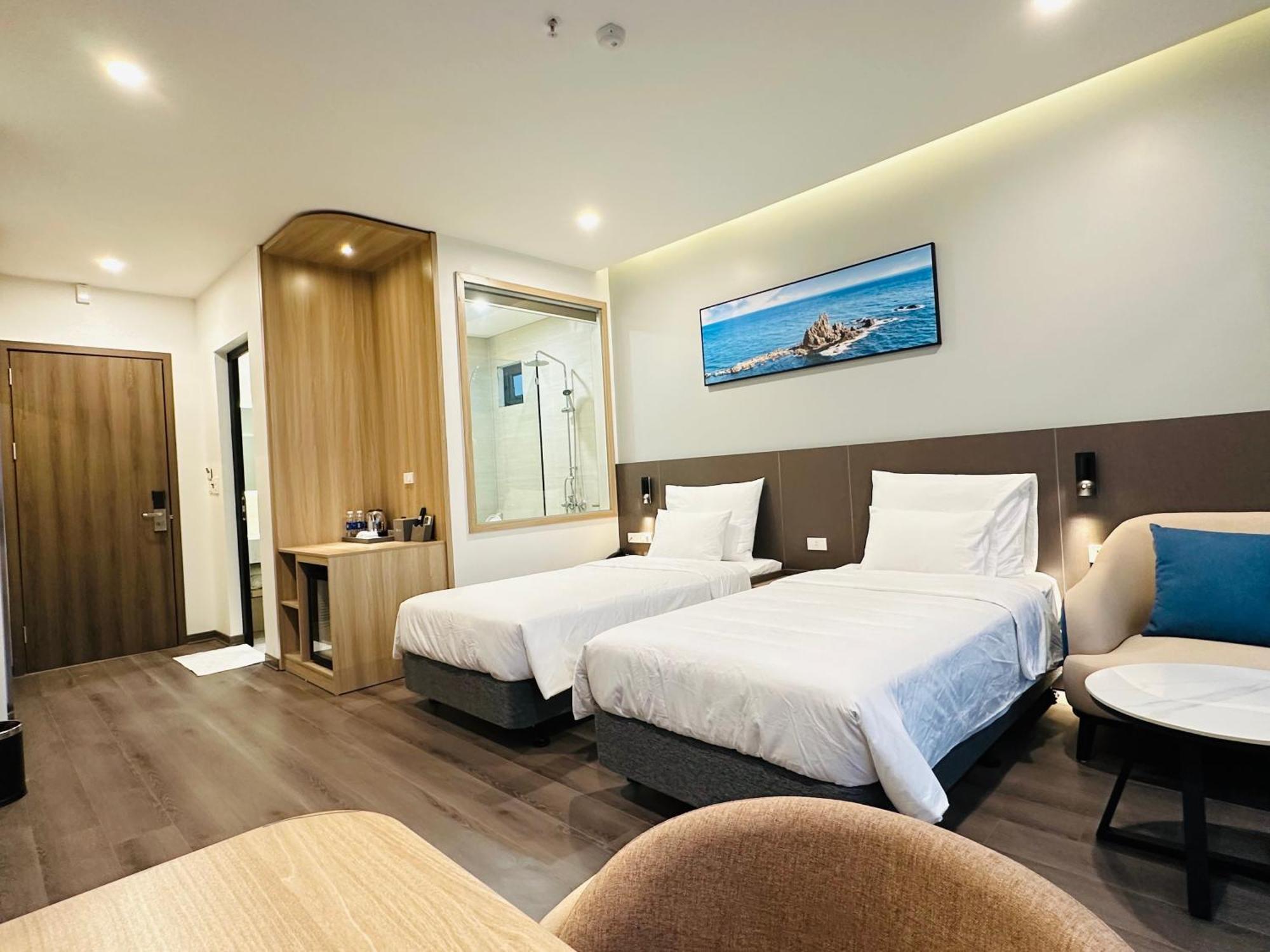 Hotel Blue Sky Noi Bai And Pool Hanoi