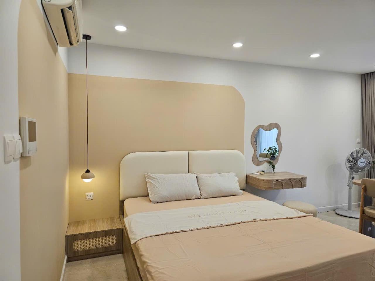 Moon Apartment