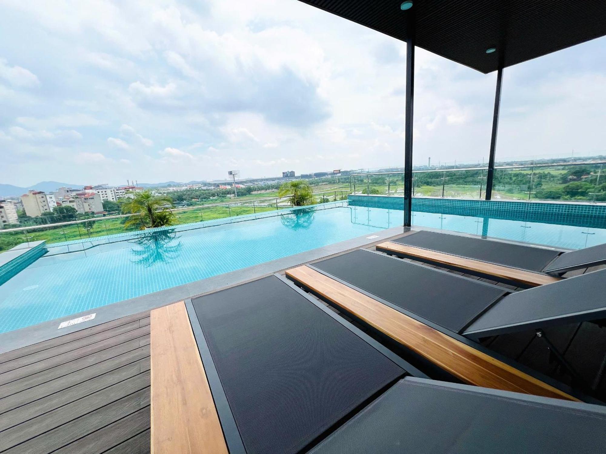 Blue Sky Noi Bai And Pool 4*