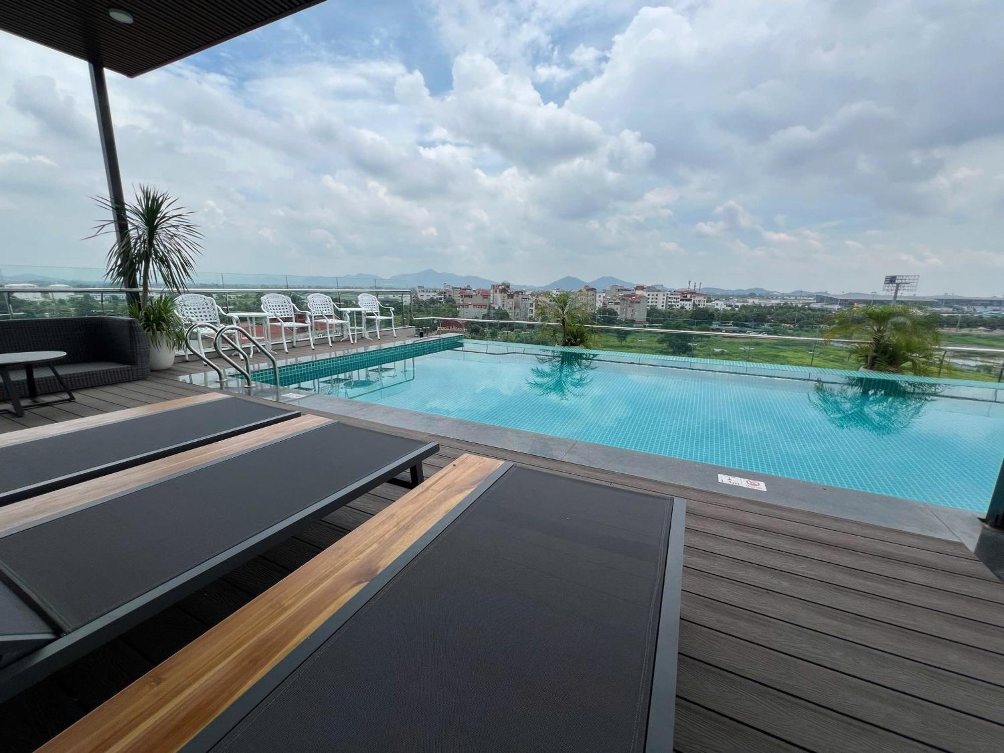 Hotel Blue Sky Noi Bai And Pool Hanoi