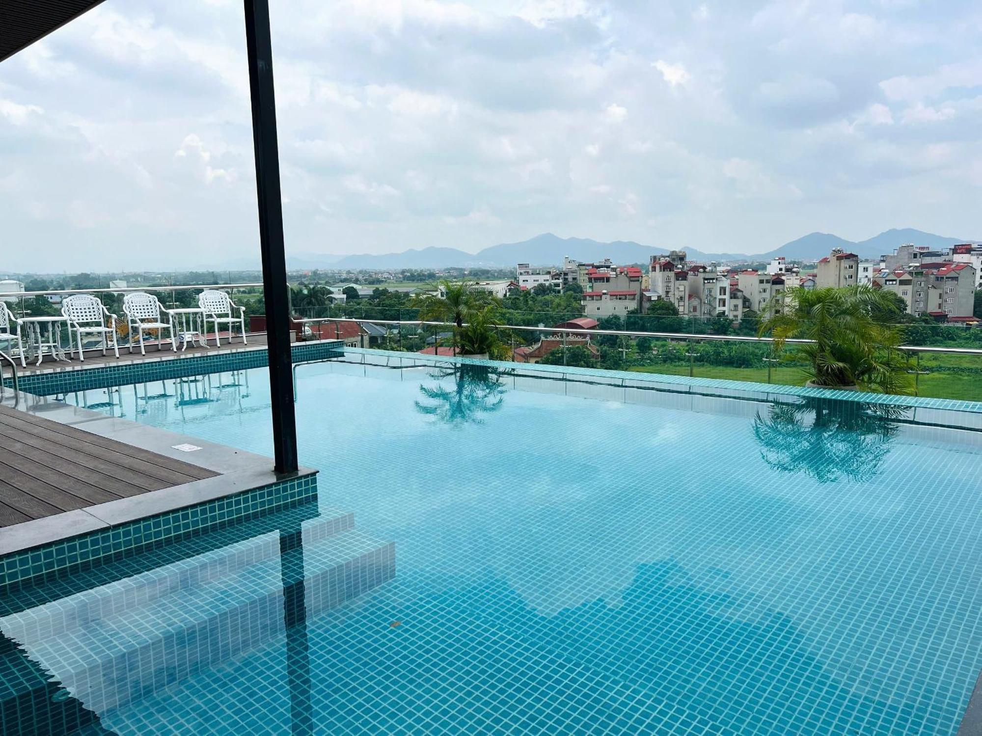 Blue Sky Noi Bai And Pool Hotel Hanoi
