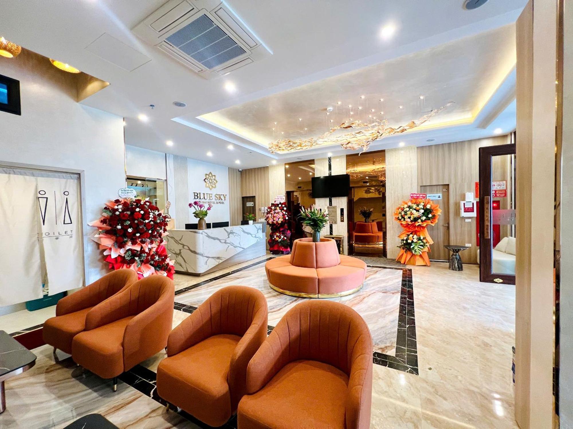 Blue Sky Noi Bai And Pool 4* Hanoi