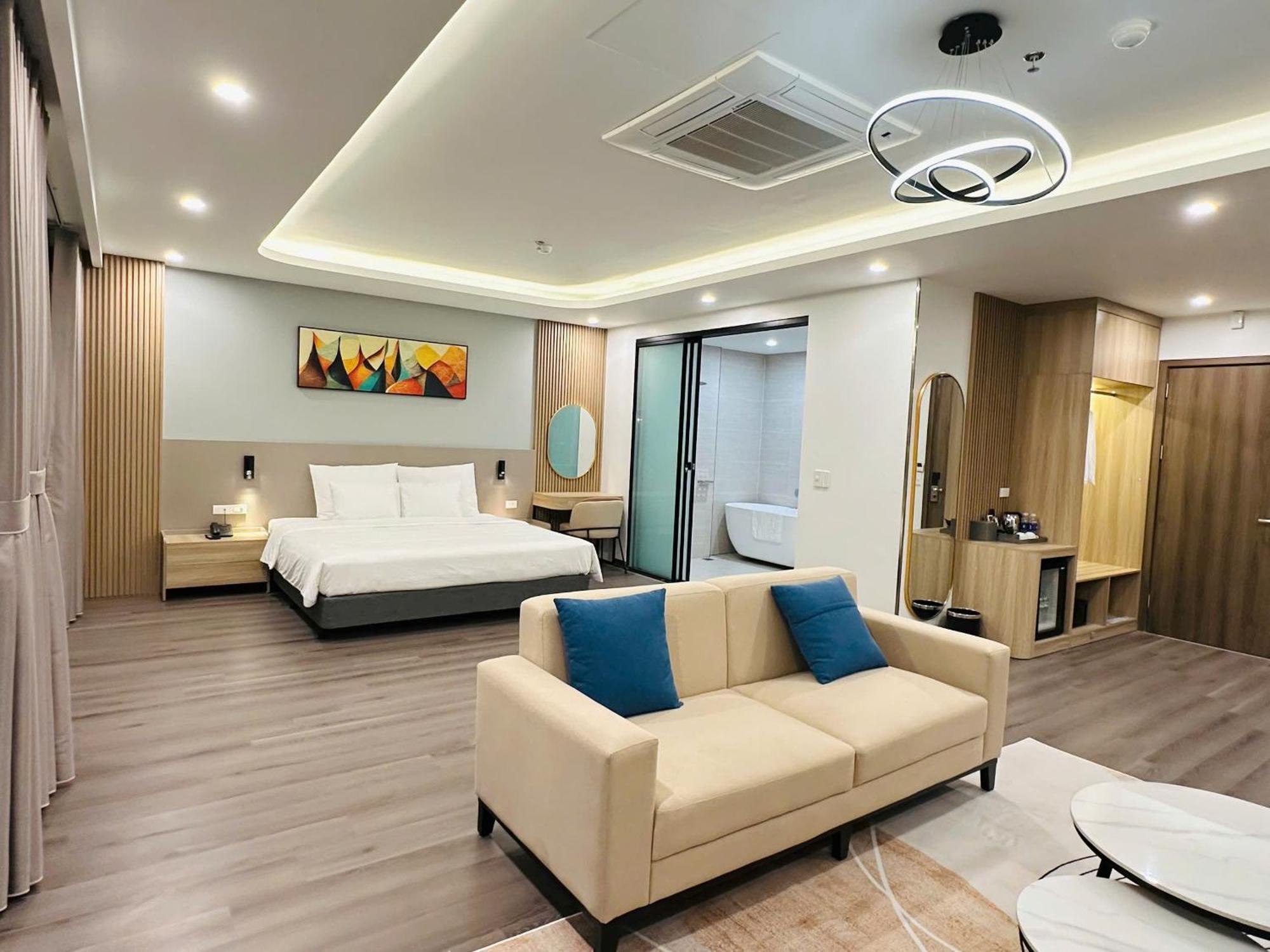 Blue Sky Noi Bai And Pool Hotel 4*