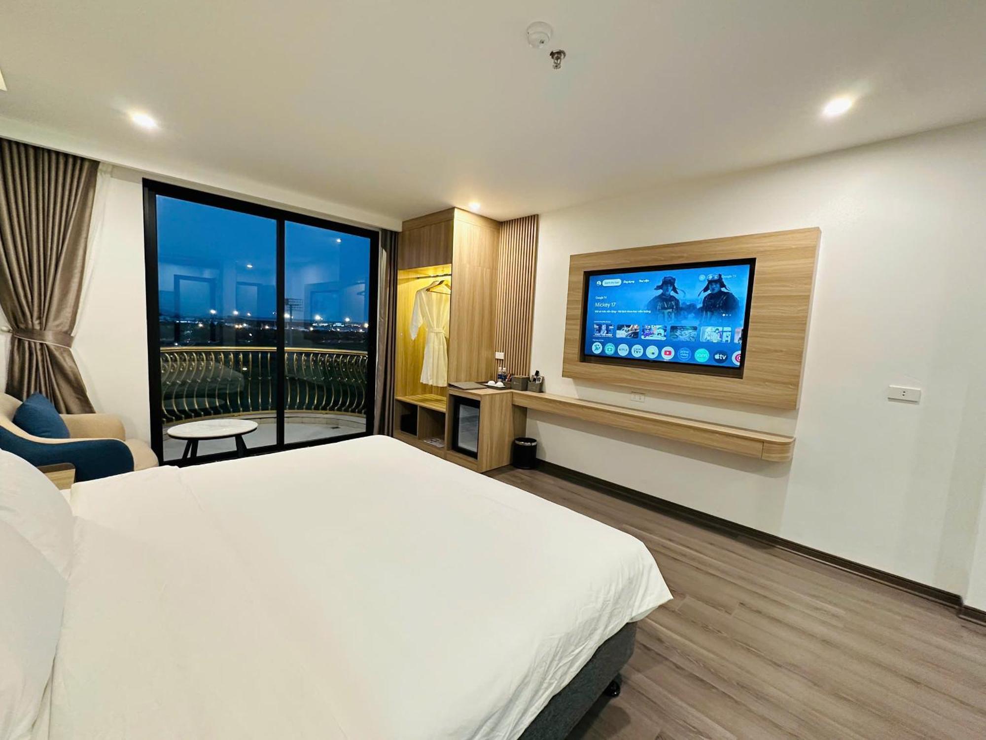 Hotel Blue Sky Noi Bai And Pool 4*