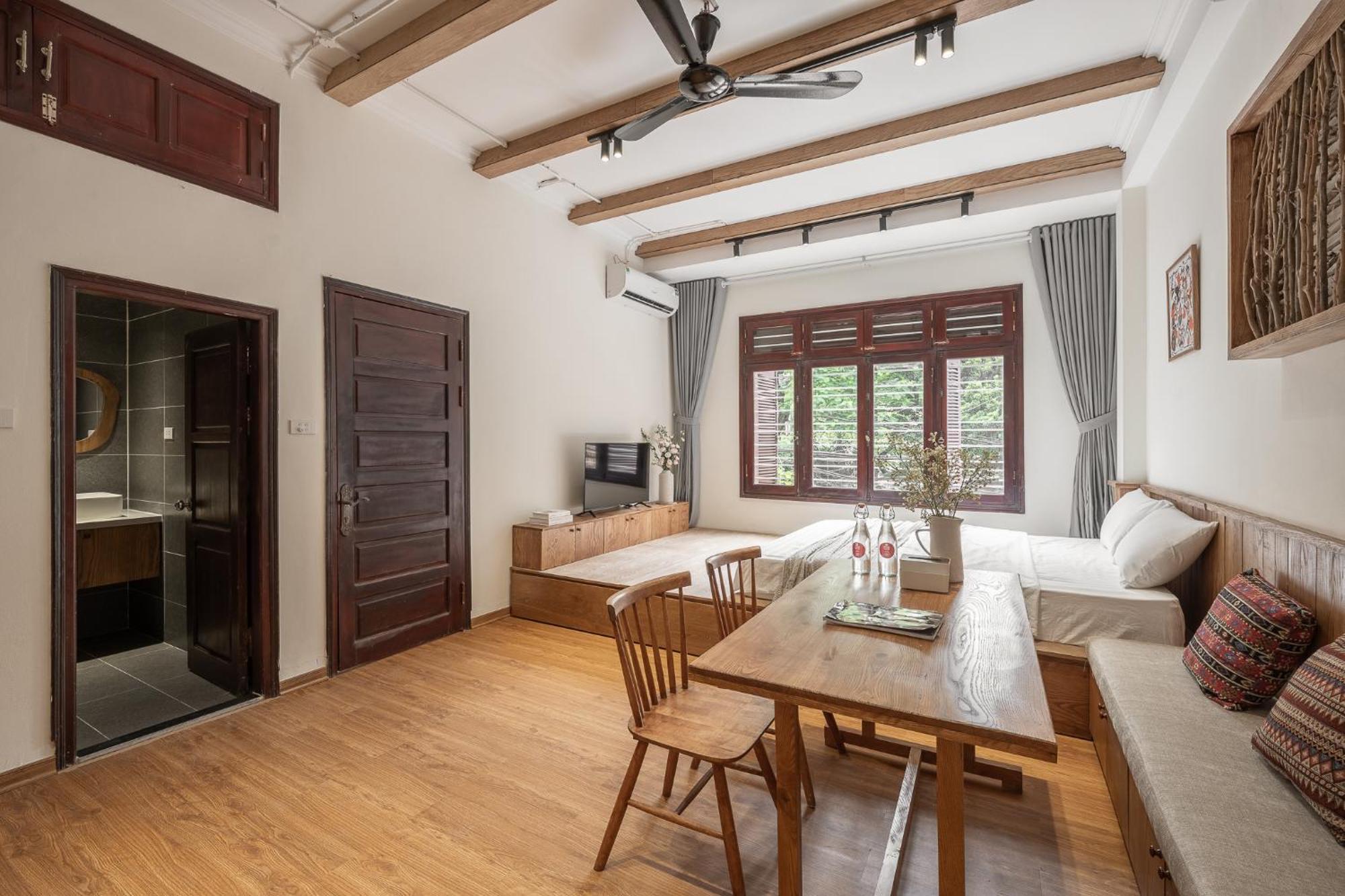 Apartment De La Sol With Rooftop Pool-free Airport Service *