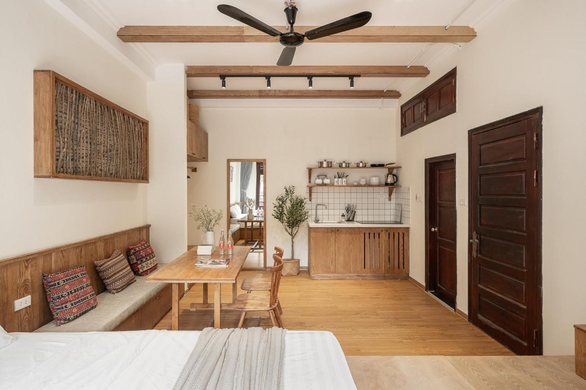 Apartment De La Sol With Rooftop Pool-free Airport Service *