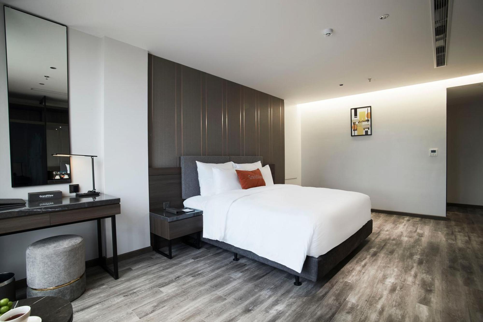 Grandview & 4* Hanoi