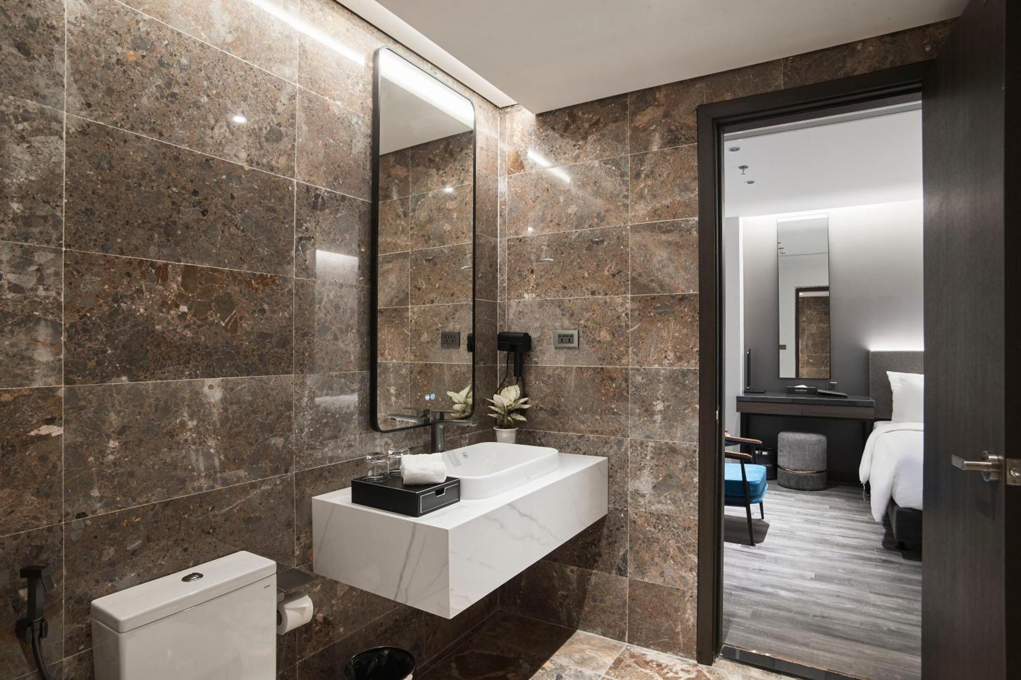 Grandview & 4* Hanoi