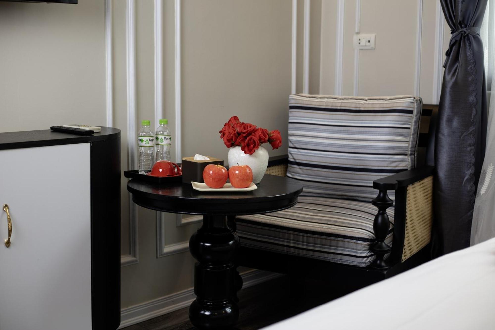 Omina Boutique Hotel