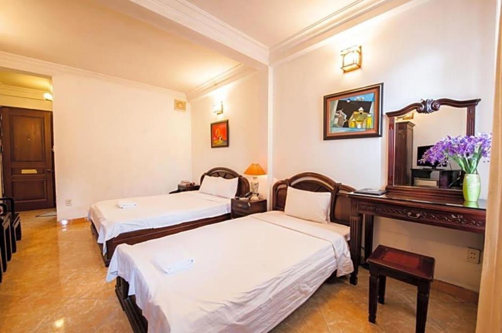 Hotel Lucky Ii