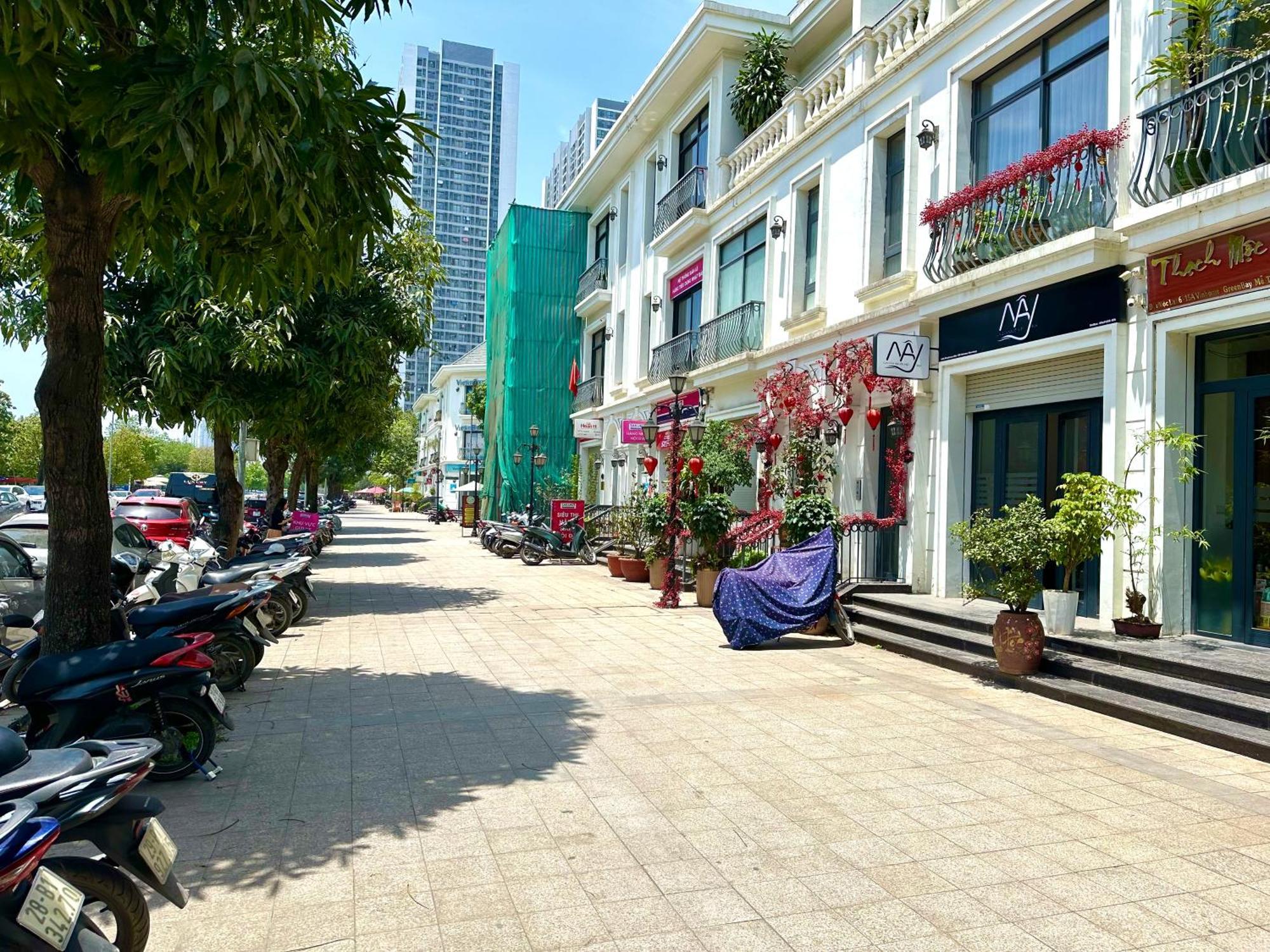 View In Vinhomes Bay, 25' To Airport Apartment Hanoi