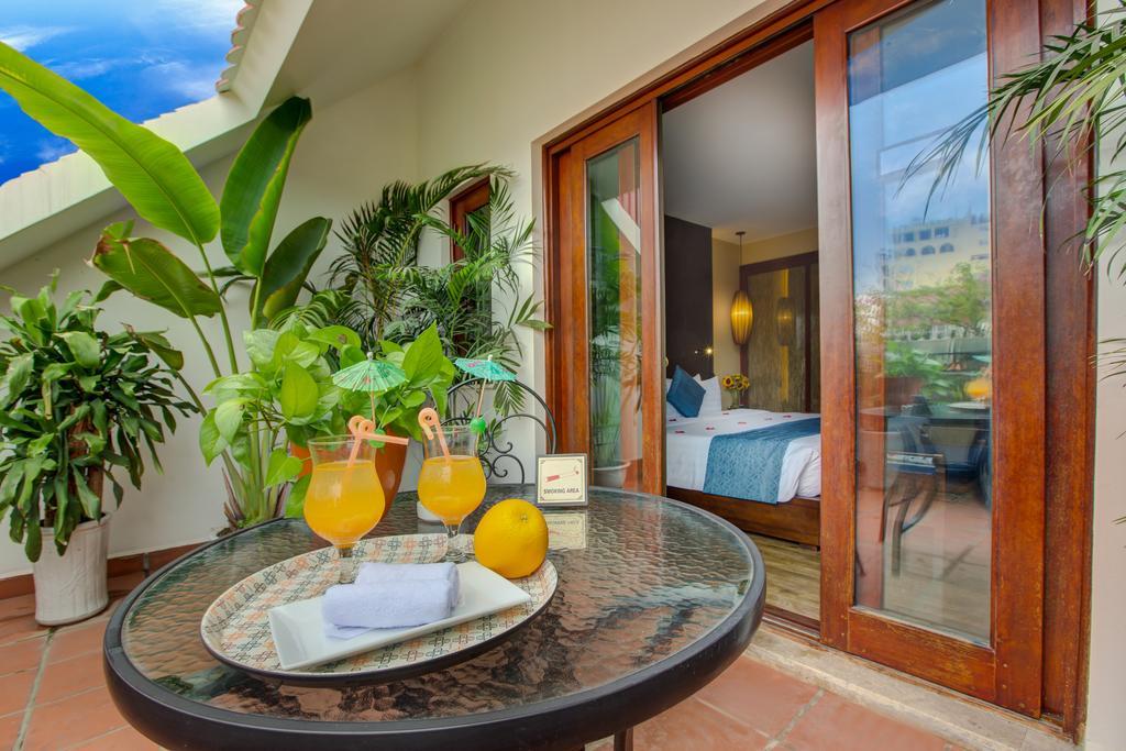 Khách sạn Oriental & 4*