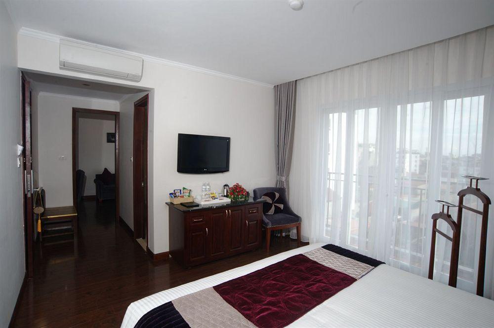 Hotel La Mejor & Sky Bar 4*
