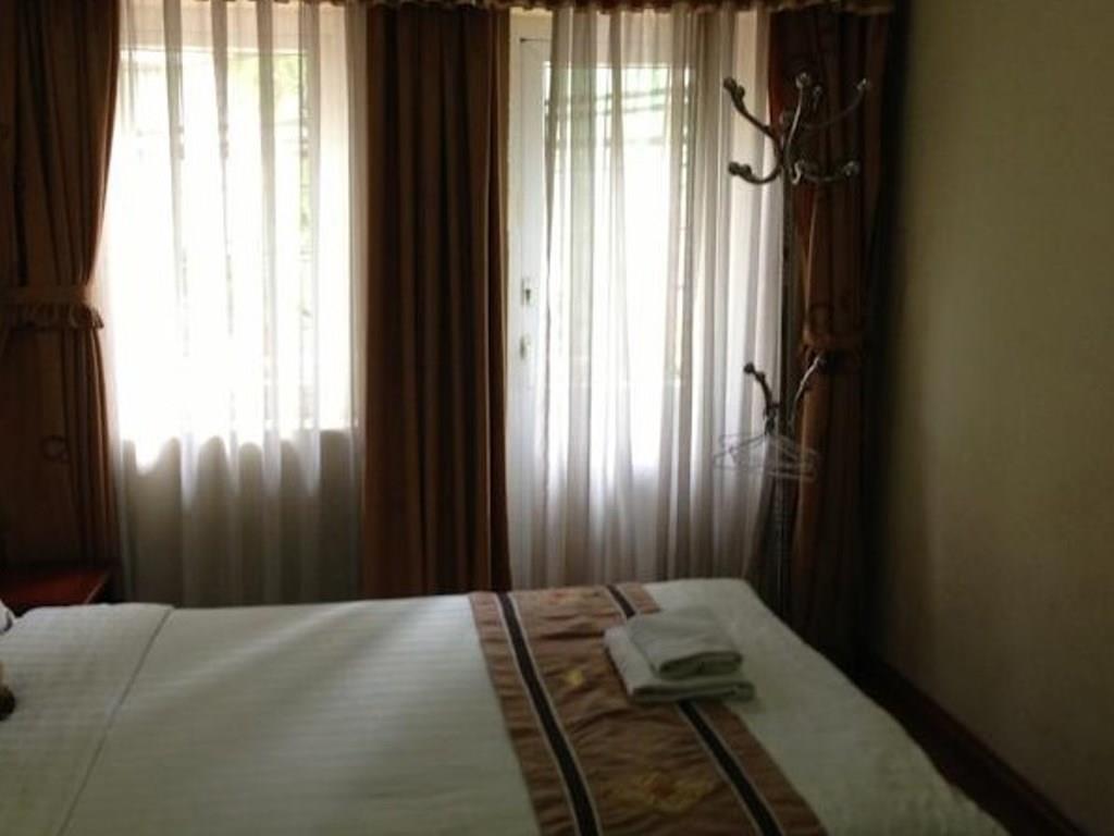 - Ba Trung Hotel 2*