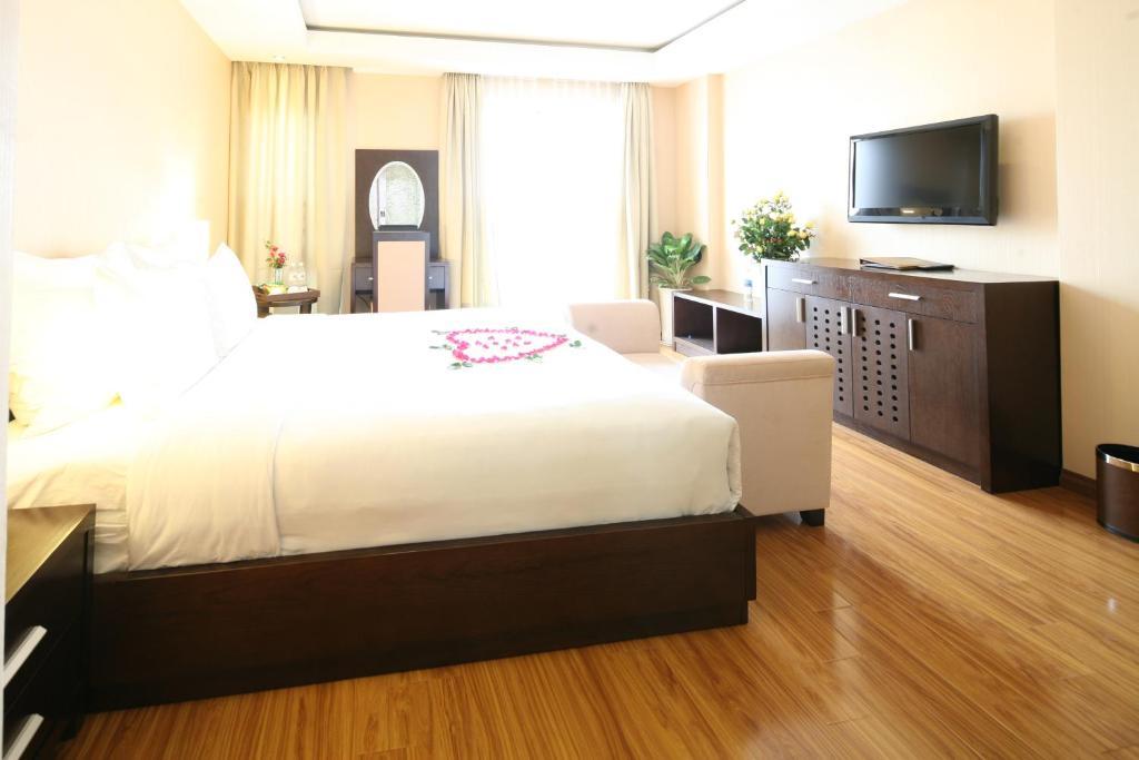 Dragon Boutique Hanoi