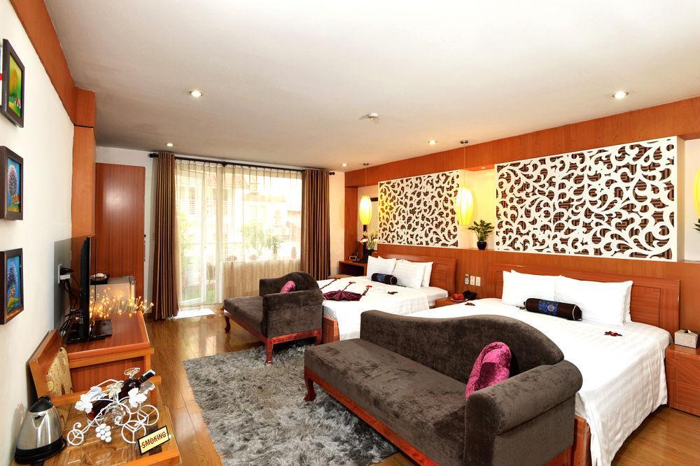 Golden Palace Khách sạn 3*