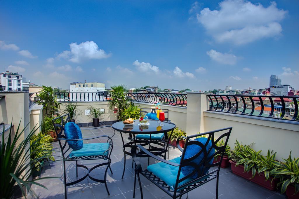 Hotel Ambassador & Travel